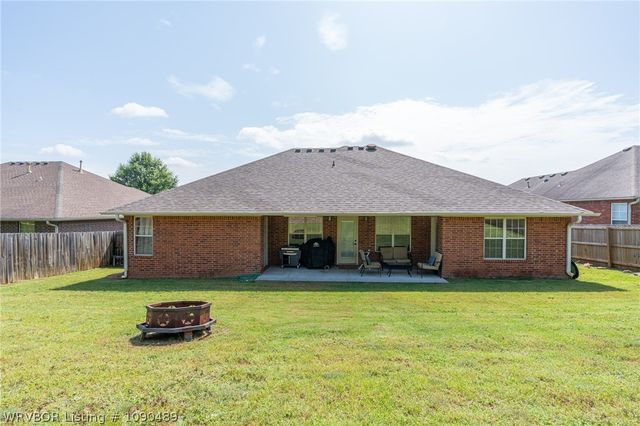 2131 Parkridge Drive, Van Buren, AR 72956
