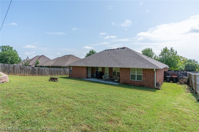 2131 Parkridge Drive, Van Buren, AR 72956