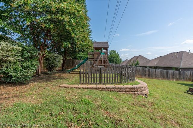 2131 Parkridge Drive, Van Buren, AR 72956