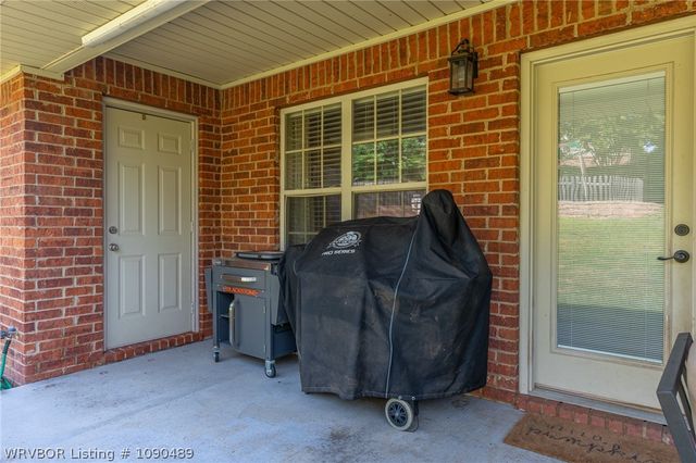 2131 Parkridge Drive, Van Buren, AR 72956