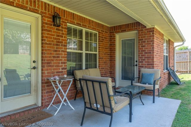 2131 Parkridge Drive, Van Buren, AR 72956