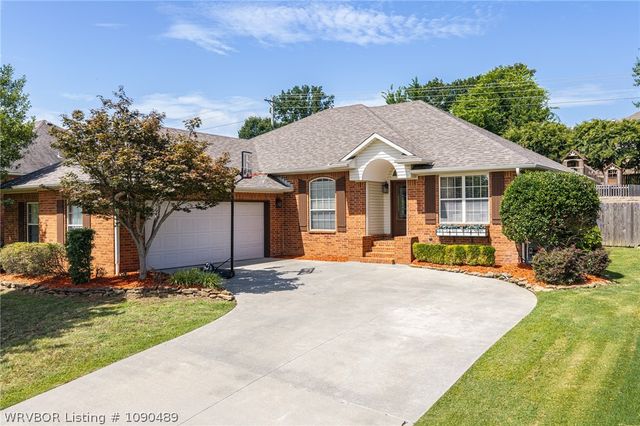 2131 Parkridge Drive, Van Buren, AR 72956
