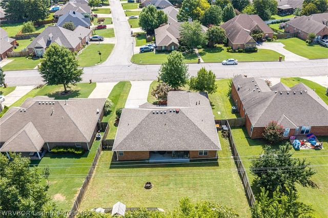 2131 Parkridge Drive, Van Buren, AR 72956
