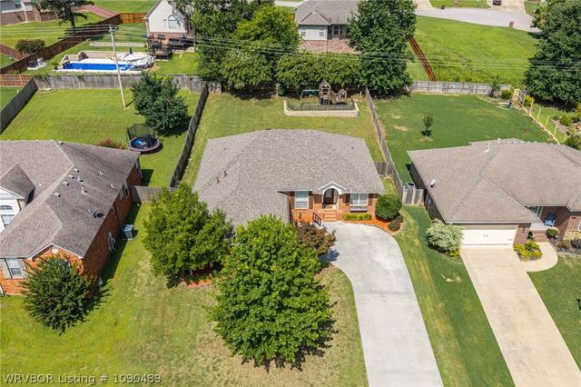 2131 Parkridge Drive, Van Buren, AR 72956