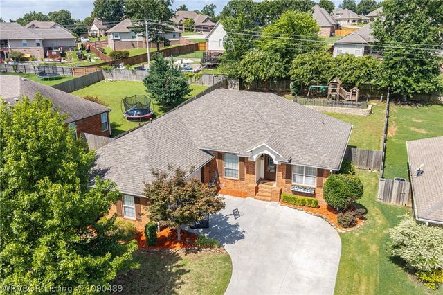 2131 Parkridge Drive, Van Buren, AR 72956