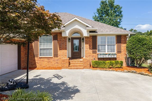 2131 Parkridge Drive, Van Buren, AR 72956