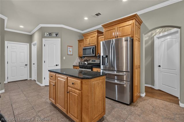 2131 Parkridge Drive, Van Buren, AR 72956