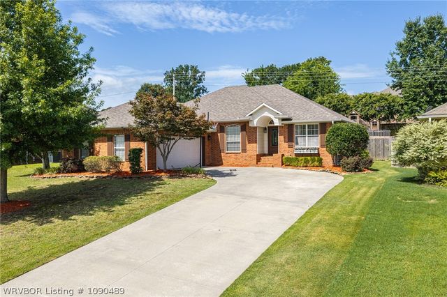 2131 Parkridge Drive, Van Buren, AR 72956