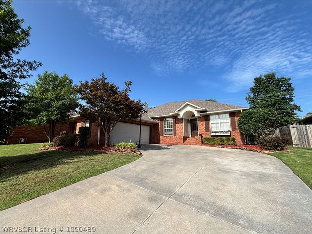 2131 Parkridge Drive, Van Buren, AR 72956