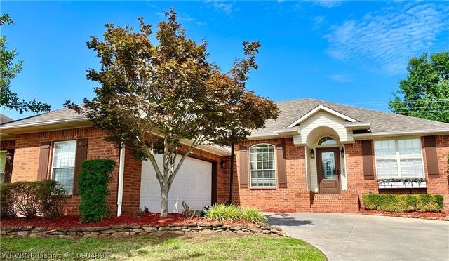 2131 Parkridge Drive, Van Buren, AR 72956