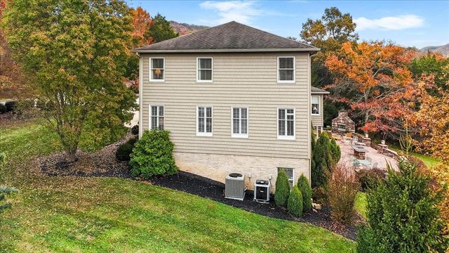 2115 Plank DR, Blacksburg, VA 24060