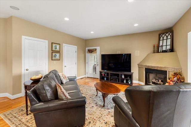 2115 Plank DR, Blacksburg, VA 24060