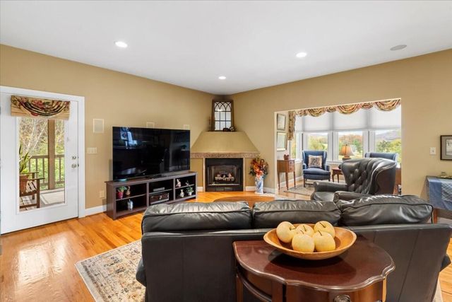 2115 Plank DR, Blacksburg, VA 24060