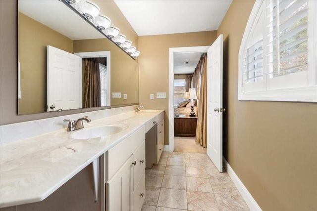 2115 Plank DR, Blacksburg, VA 24060