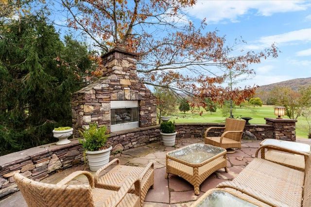 2115 Plank DR, Blacksburg, VA 24060