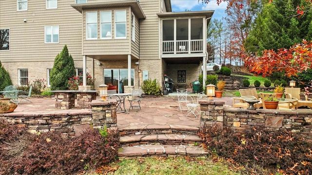 2115 Plank DR, Blacksburg, VA 24060