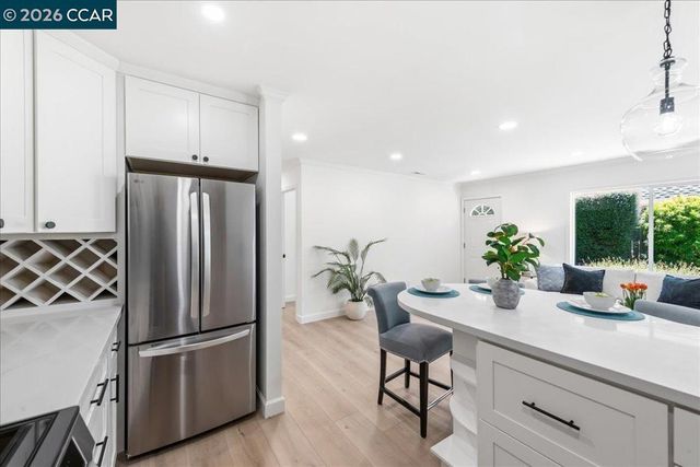 2933 Ptarmigan Dr 3, Walnut Creek, CA 94595