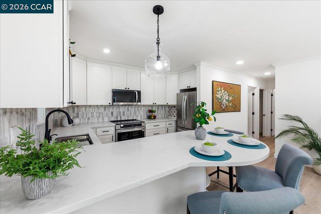 2933 Ptarmigan Dr 3, Walnut Creek, CA 94595