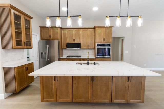 1637 LEDGESTONE DRIVE, Brandon, FL 33511