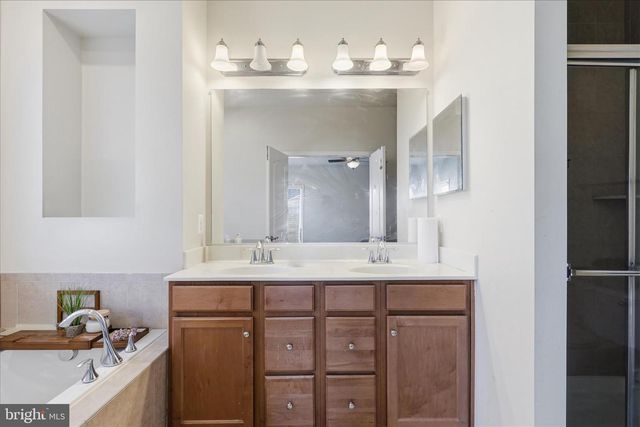 20925 HOUSEMAN TER, Ashburn, VA 20148