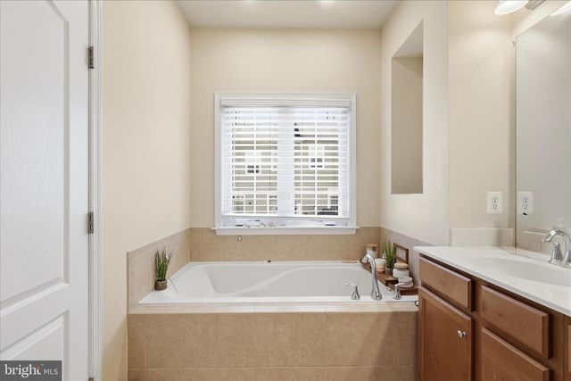 20925 HOUSEMAN TER, Ashburn, VA 20148