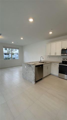 125 SW 171st Way 125, Pembroke Pines, FL 33027
