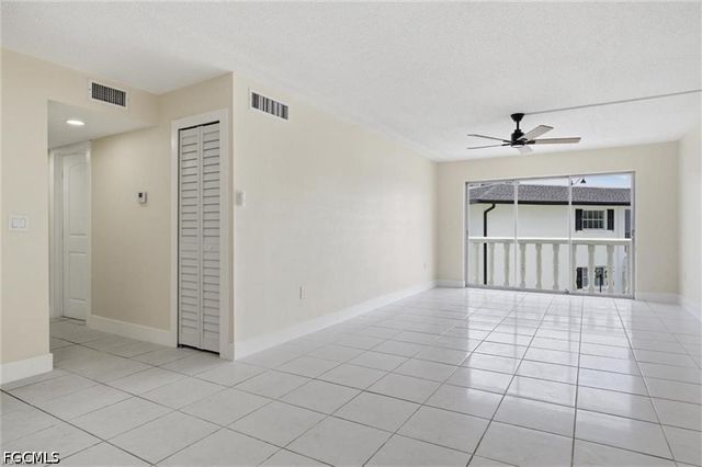 3704 Broadway 205, Fort Myers, FL 33901
