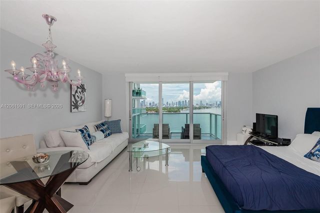 1000 W Ave 1220 1220, Miami Beach, FL 33139
