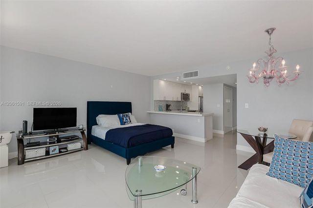 1000 W Ave 1220 1220, Miami Beach, FL 33139