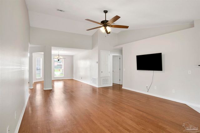 128 Gunwale Rd, Pensacola, FL 32507