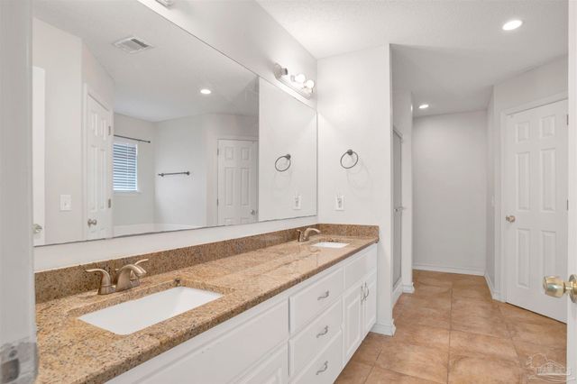 128 Gunwale Rd, Pensacola, FL 32507