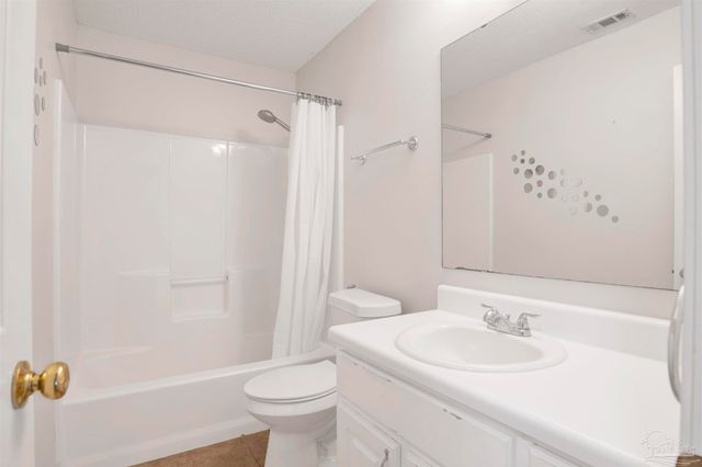 128 Gunwale Rd, Pensacola, FL 32507