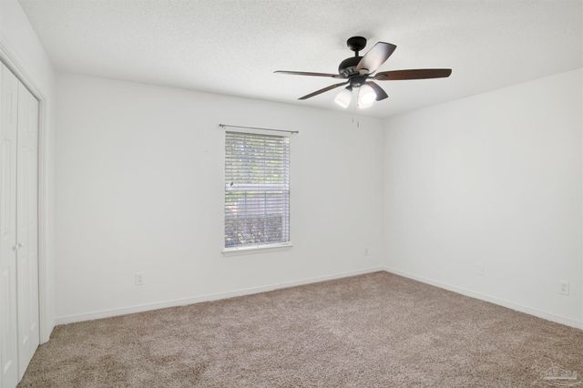 128 Gunwale Rd, Pensacola, FL 32507