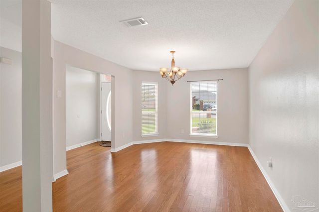 128 Gunwale Rd, Pensacola, FL 32507