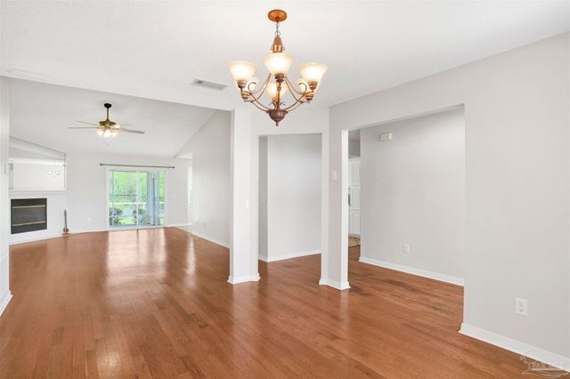 128 Gunwale Rd, Pensacola, FL 32507