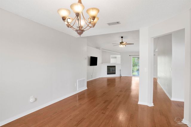 128 Gunwale Rd, Pensacola, FL 32507