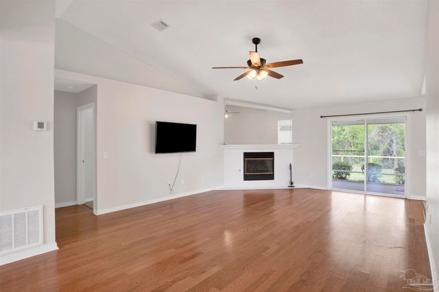 128 Gunwale Rd, Pensacola, FL 32507