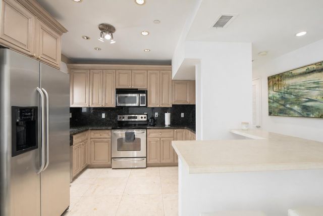 100 Lincoln Road PH14, Miami Beach, FL 33139