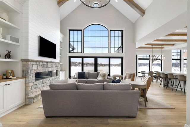 5283 Frost Point Circle SE, Prior Lake, MN 55372