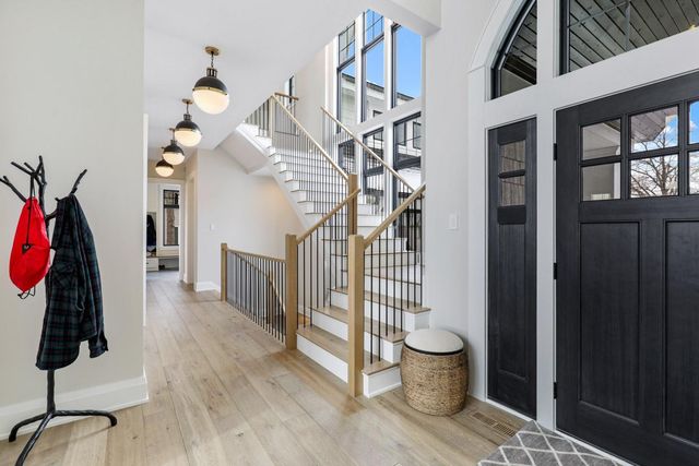 5283 Frost Point Circle SE, Prior Lake, MN 55372