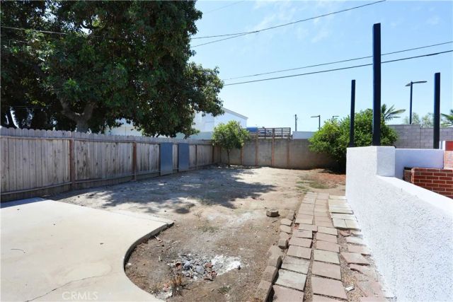 812 N Louise, Santa Ana, CA 92703