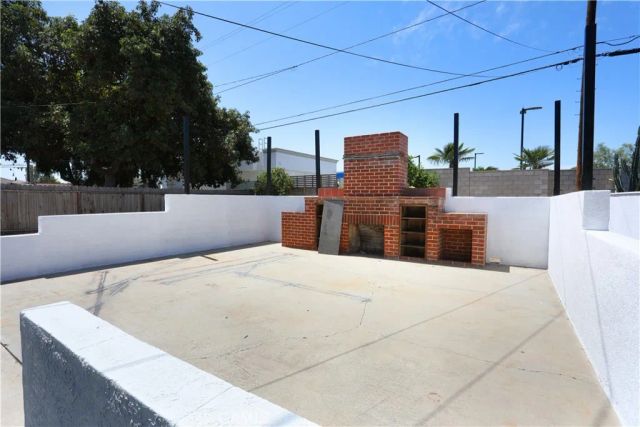 812 N Louise, Santa Ana, CA 92703