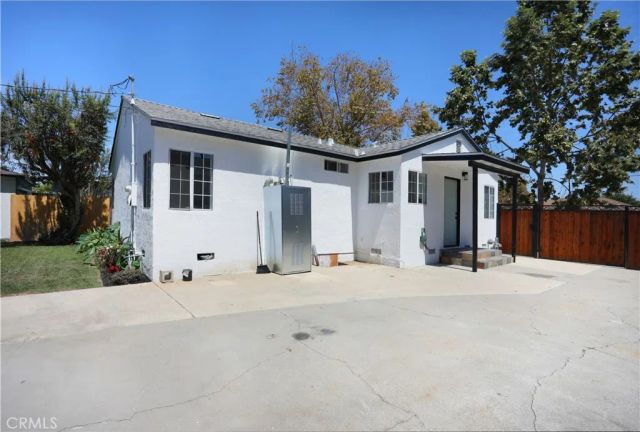 812 N Louise, Santa Ana, CA 92703