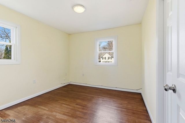 18 Byram Bay Rd, Hopatcong Boro, NJ 07843