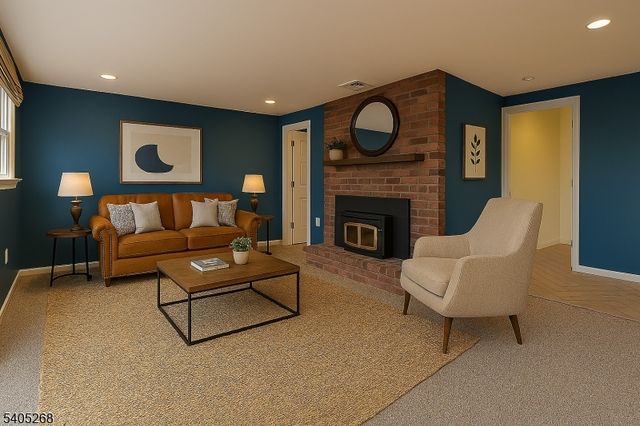 18 Byram Bay Rd, Hopatcong Boro, NJ 07843