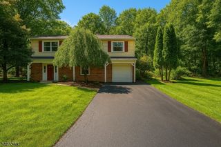 18 Byram Bay Rd, Hopatcong Boro, NJ 07843