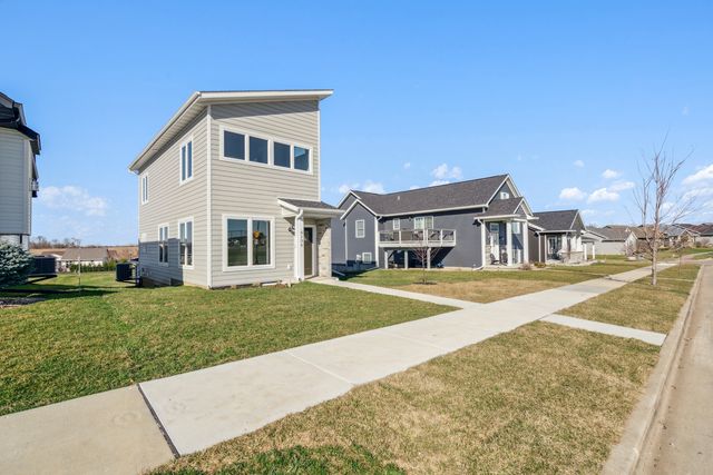 6136 Mississippi Avenue, Davenport, IA 52807