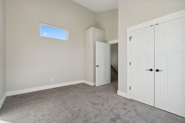 6136 Mississippi Avenue, Davenport, IA 52807