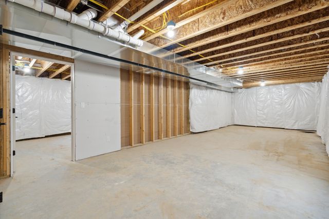 6136 Mississippi Avenue, Davenport, IA 52807