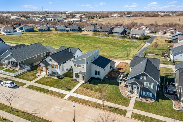 6136 Mississippi Avenue, Davenport, IA 52807